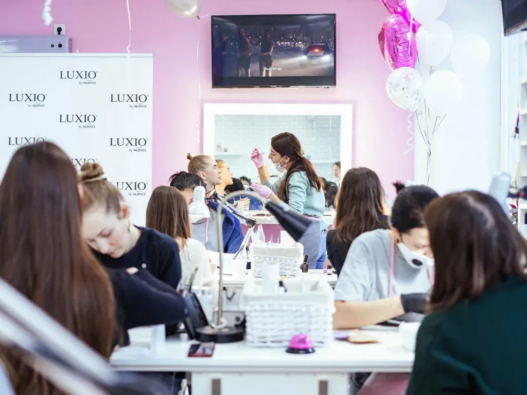 Сеть студий красоты Skynails (м. Академическая)