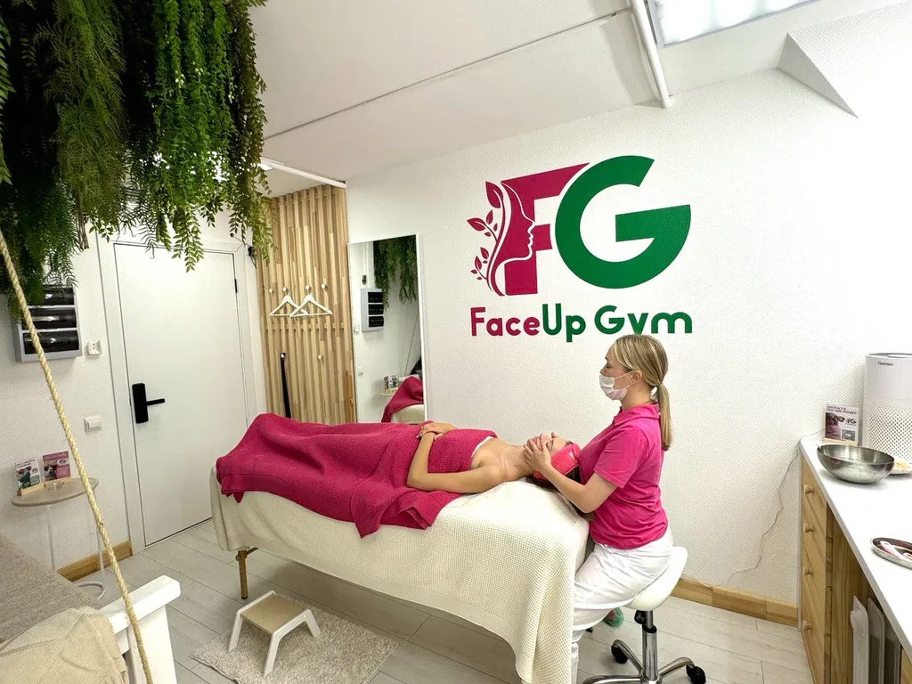 FaceUp Gym (м. Новослободская)